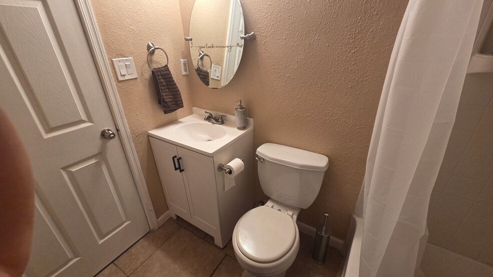 Building Photo - 286 W Palomino Dr