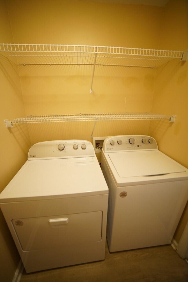 Building Photo - 1949 Nena Hills Dr