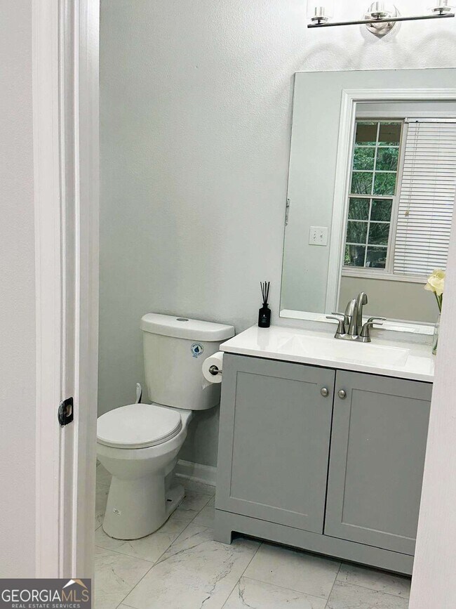 Building Photo - 6834 White Walnut Way