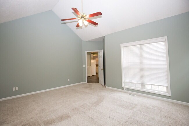 Building Photo - 380 Sullivan Dr