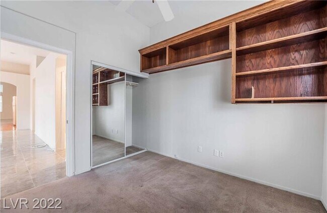 Building Photo - 8043 Shadowvale Dr