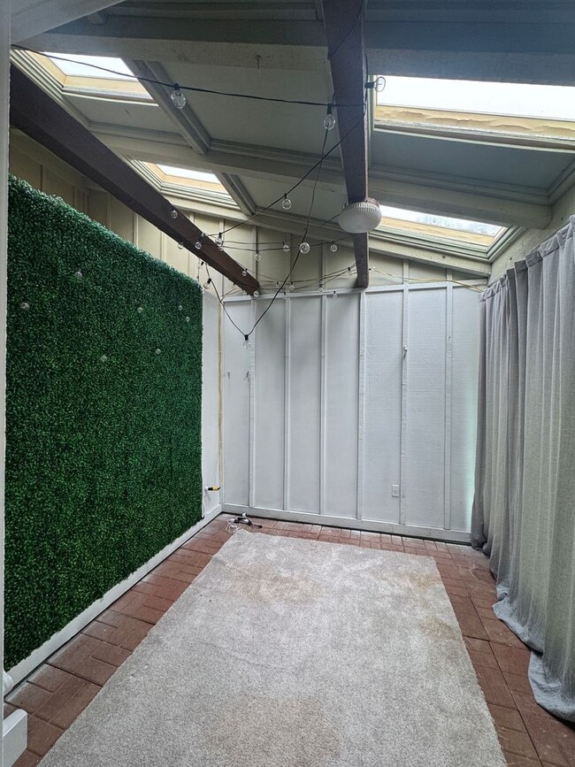 Building Photo - Rental Property