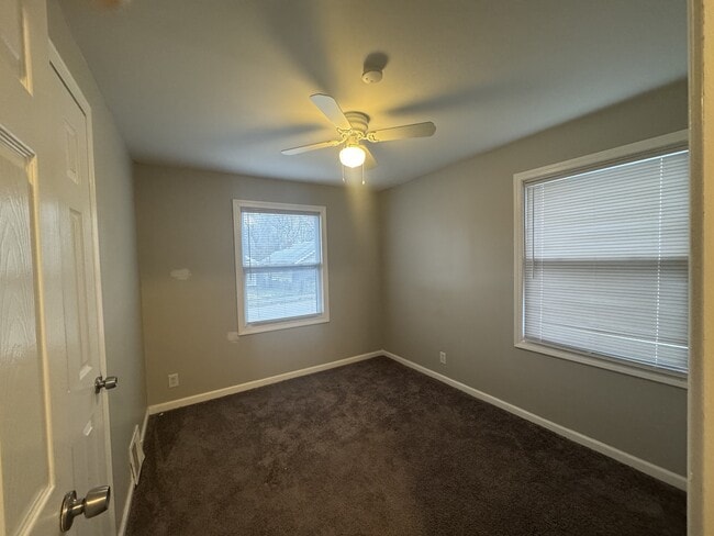 Building Photo - 6744 Bellefontaine Ave