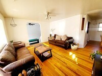 Building Photo - 910 Bungalow Ct