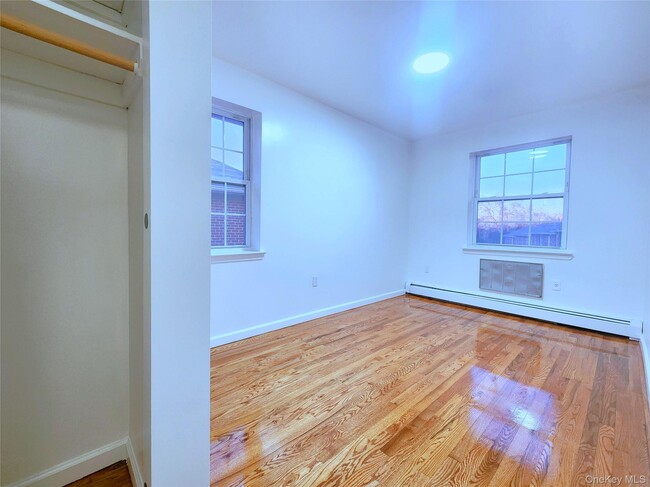 Building Photo - 3080 Middletown Rd