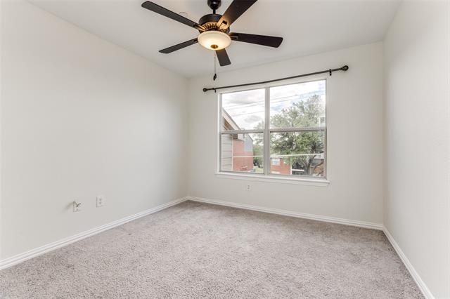 Building Photo - 913 Englewood Ln