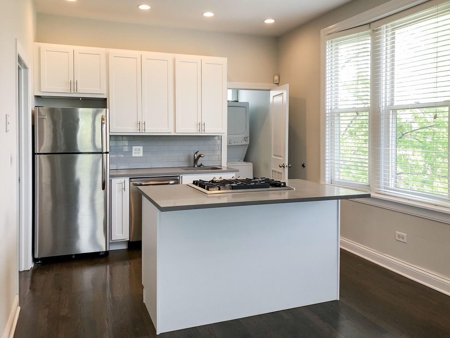 Building Photo - 3856 N Southport Ave