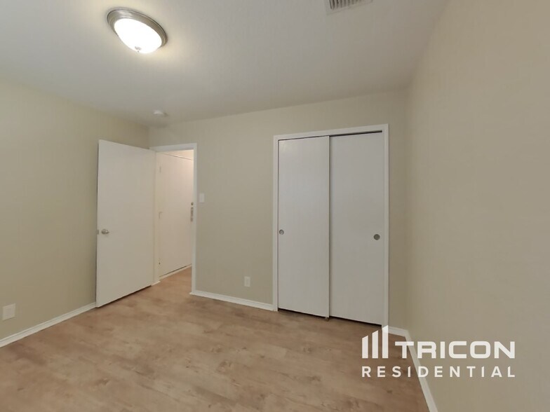 Building Photo - 8027 Abbotts Pointe