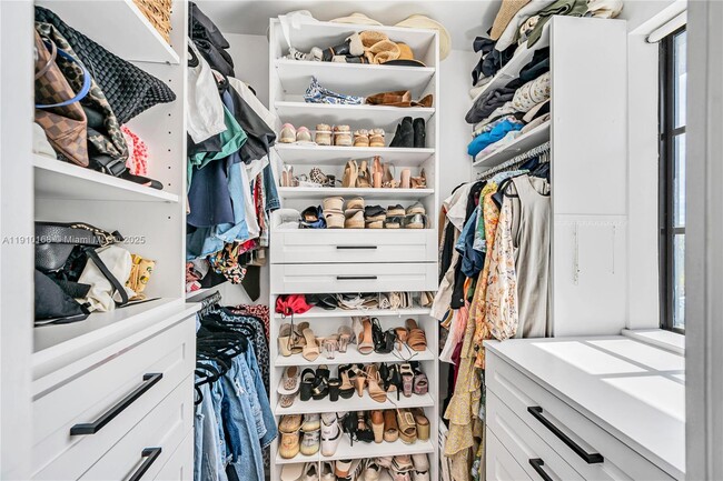 Building Photo - 1951 SW 23rd St