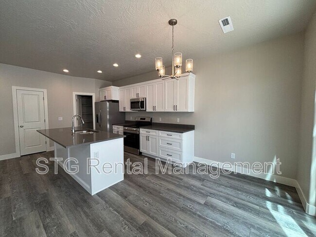 Building Photo - 867 S 4380 W