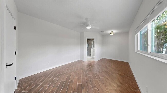 Building Photo - 5435 Drinkard Dr