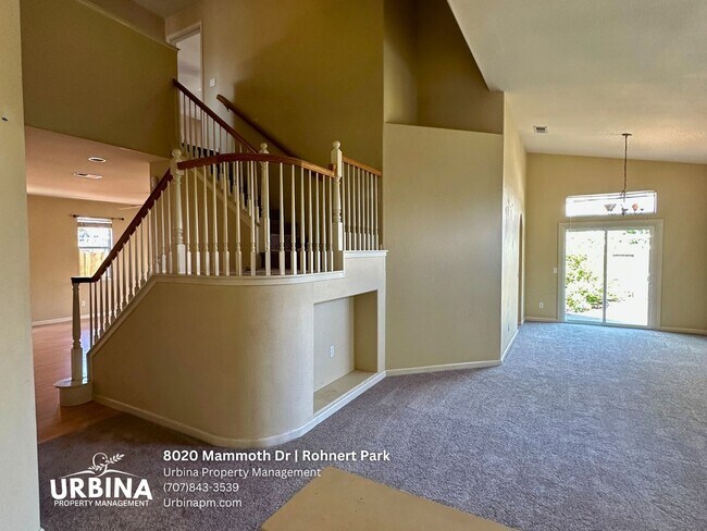 Building Photo - Spacious 4BR/2.5BA Home with 3 Car Garage in the M Section of Rohnert Park!