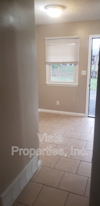 Building Photo - 4608 Aral Dr