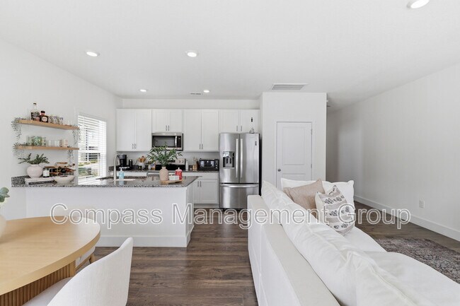 Building Photo - 3014 Bogart Ln