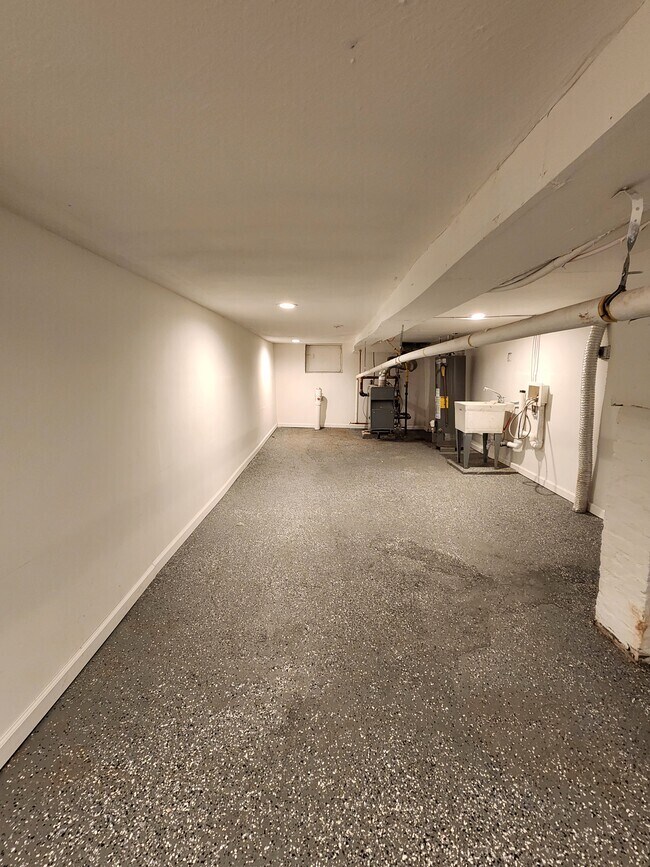 Building Photo - 17 Claremont Ave