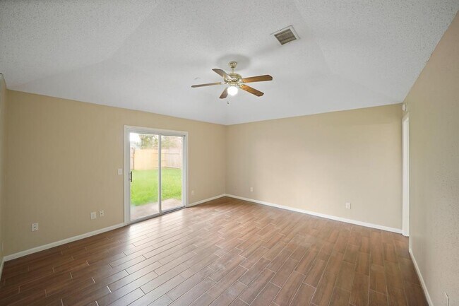 Building Photo - 18206 Brooknoll Dr
