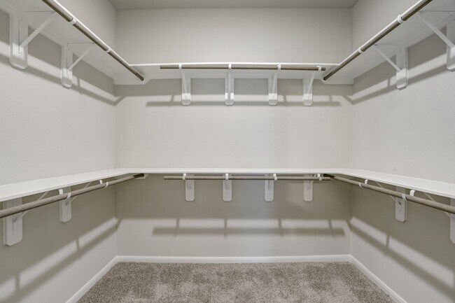 Building Photo - 725 W Foley St