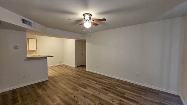 Building Photo - Arbors 2 Bedroom/2 Bath Condo New Flooring...