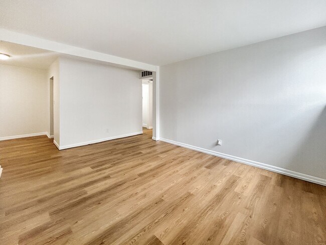 Building Photo - $0 DEPOSIT OPTION!!! CHARMING GARDEN-LEVEL...