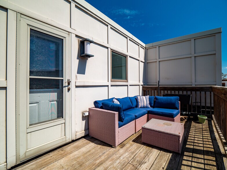 Building Photo - 1471 Lindazzo Ave