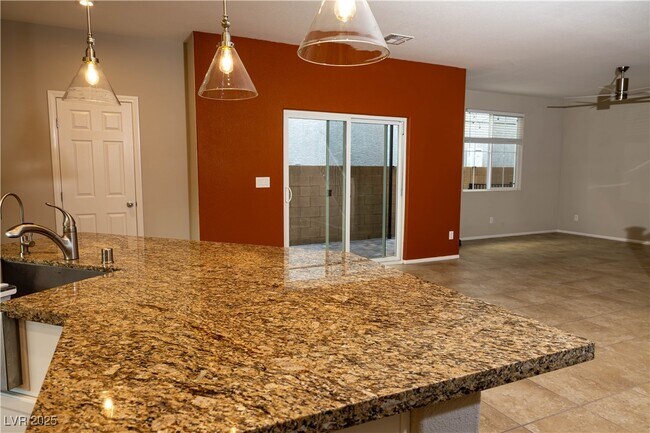 Building Photo - 10561 Sariah Skye Ave