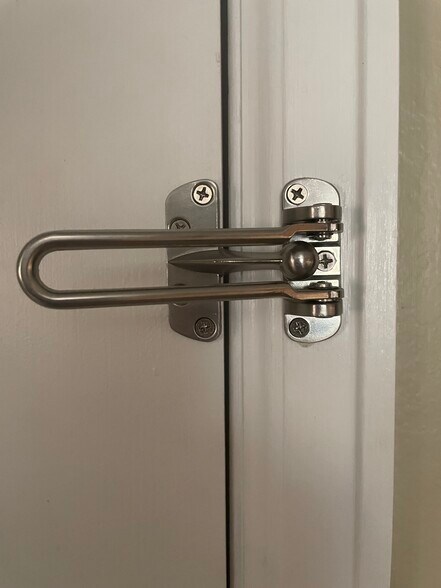 Building Photo - 1887 Hunters Dr