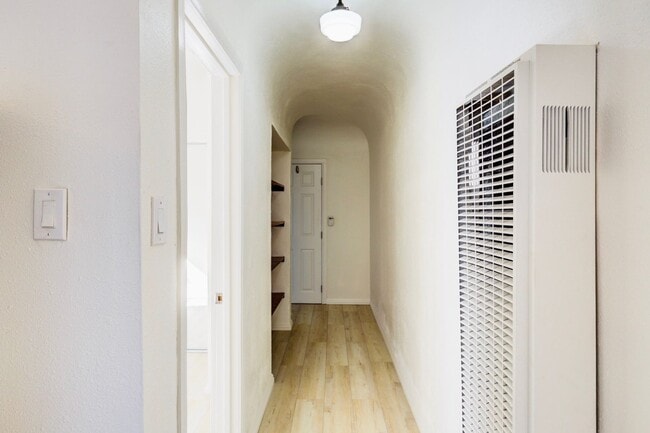 Building Photo - 3659 6th Ave