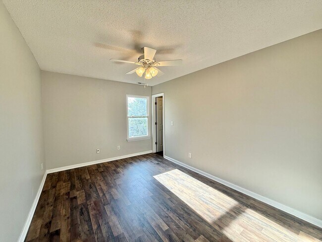 Building Photo - Spacious 4BD, 2.5BA Wake Forest Home with a Fenced Yard Centrally Located Near Shopping, Dining, ...