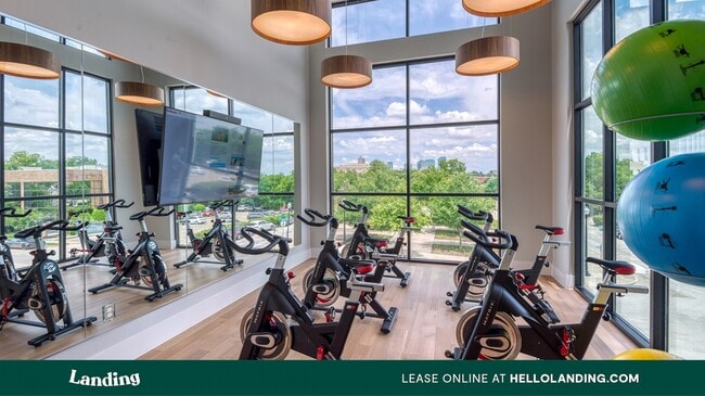 Building Photo - 315 W Magnolia Ave