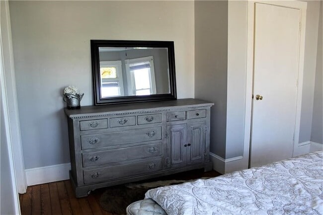 Building Photo - 25 W Narragansett Ave