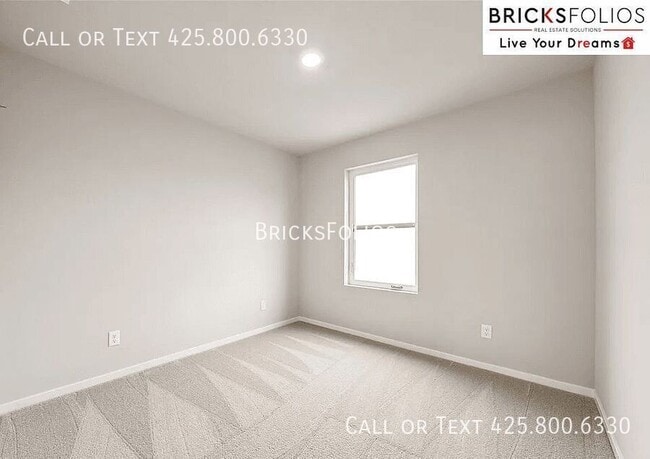 Building Photo - 14914 204th Ave E