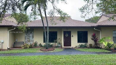 Building Photo - 7509 SW 26th Ct