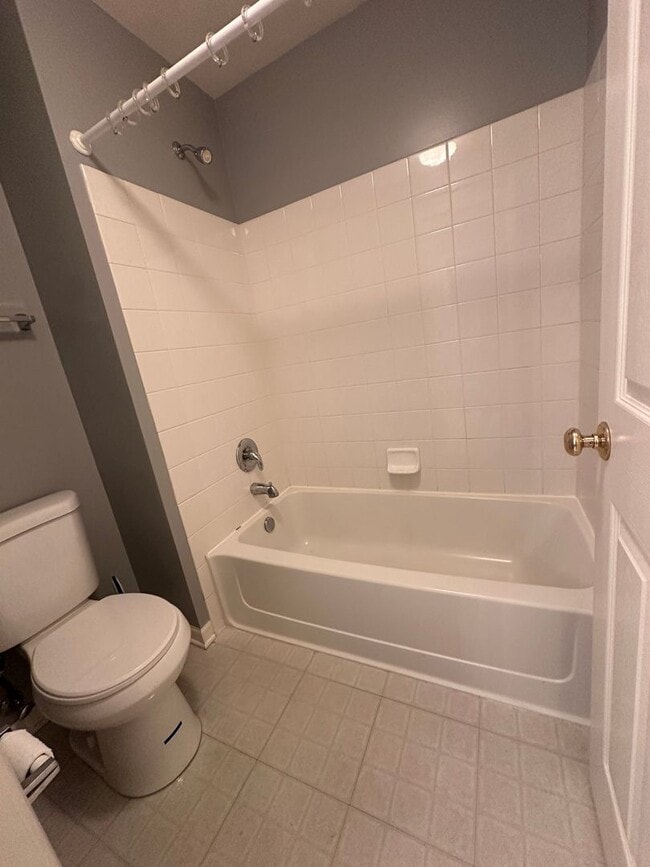 Building Photo - Move-In Ready 3Br 2Ba