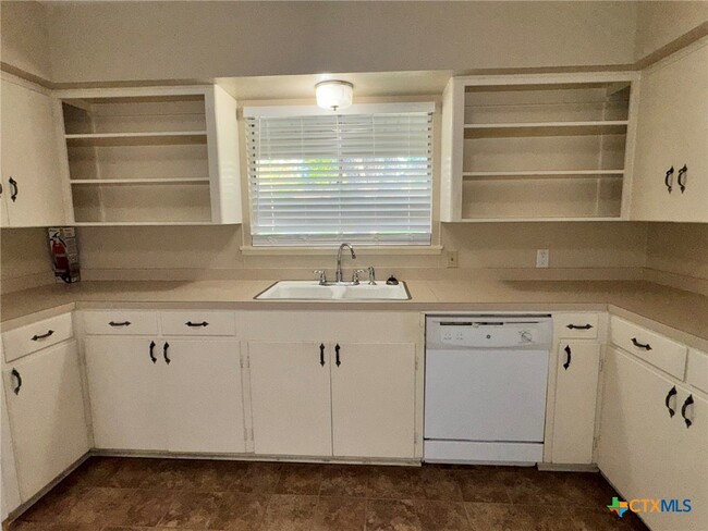 Building Photo - 1407 Hummingbird Ln
