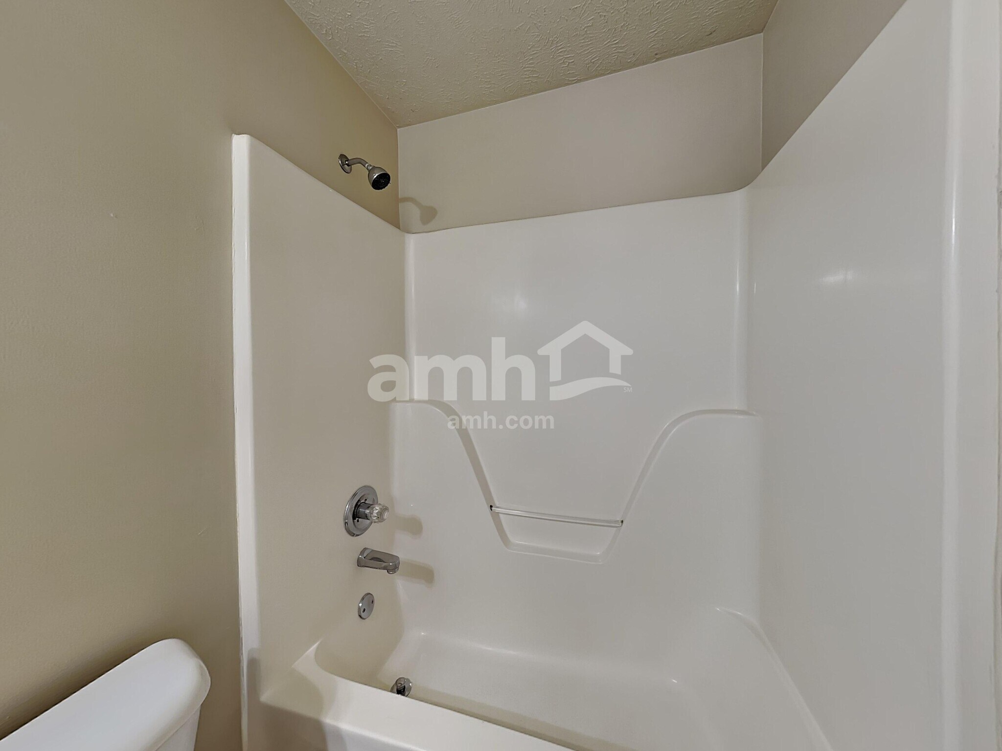 Building Photo - 403 Wooded Valley Ct