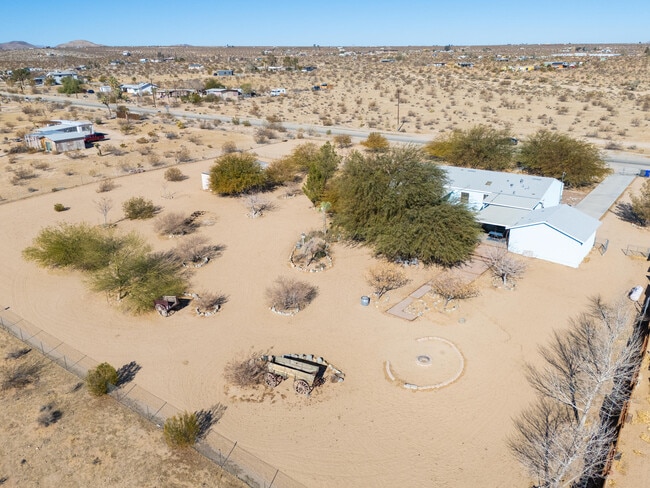 Building Photo - 62851 Aberdeen Dr
