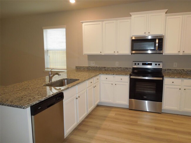 Building Photo - 10470 Sweetwater Creek Dr