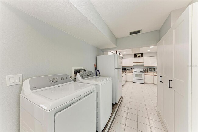 Building Photo - 3376 Peace River Dr