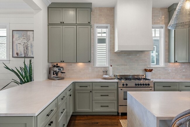 Building Photo - Luxury 12 South Living! $13,000 per month ...