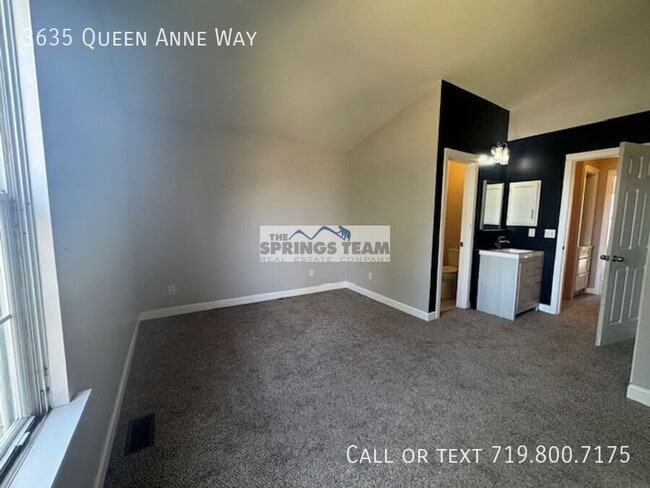 Building Photo - 3635 Queen Anne Way