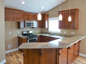 Building Photo - 2507 Locksley Ave SE