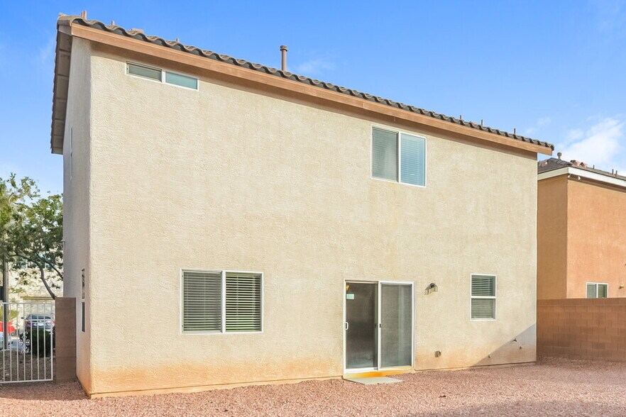 Building Photo - 10215 Cougar Crossing St