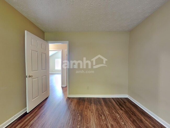 Building Photo - 1305 Carlysle Park Dr