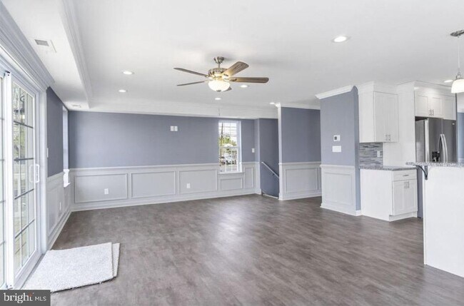 Building Photo - 802 Sixth Ave