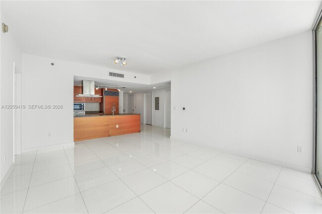 Building Photo - 495 Brickell Ave