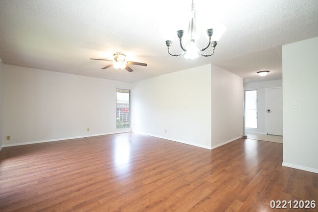 Building Photo - Available Now! 3 BD / 2 BA Carport parking Home in Mililani!