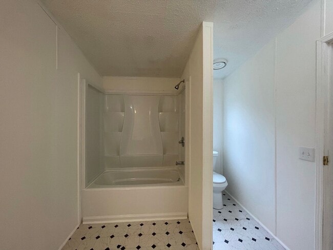 Building Photo - Recently Renovated Home