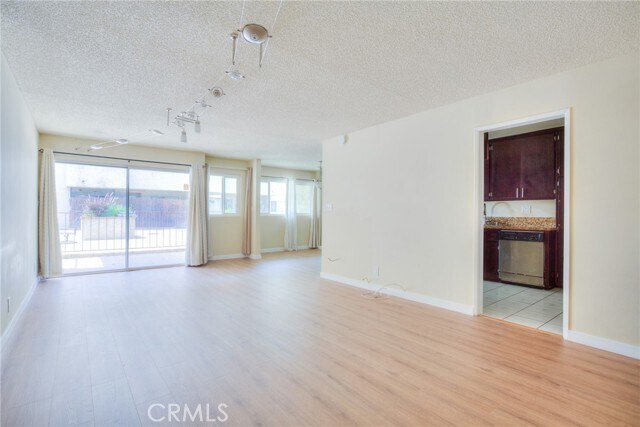 Building Photo - 125 S Sierra Madre Blvd