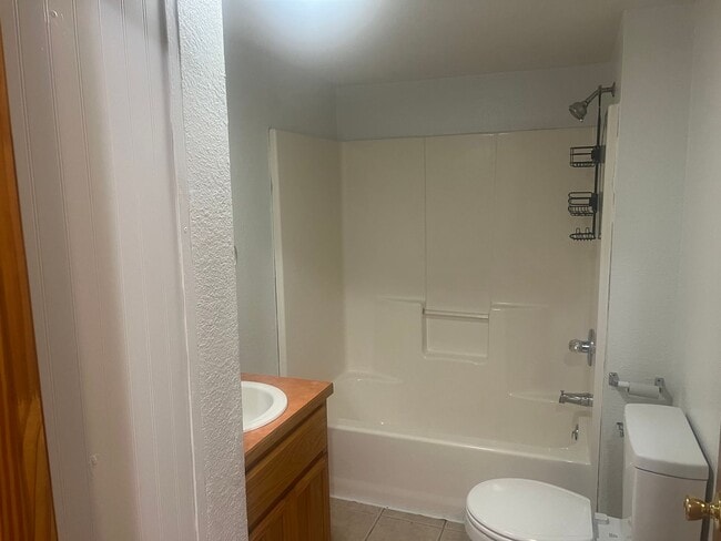 Building Photo - 1 bedroom 1 bathroom