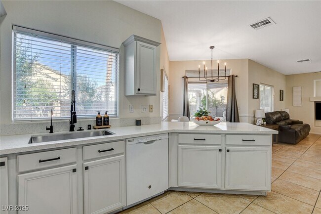 Building Photo - 10988 Salernes St